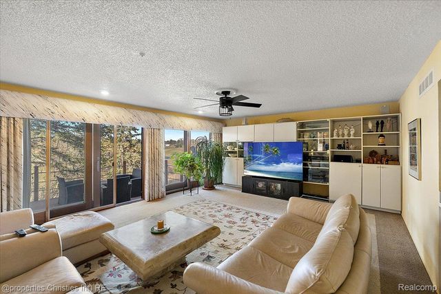 1808 Moors Court, Bloomfield Hills, MI 48302