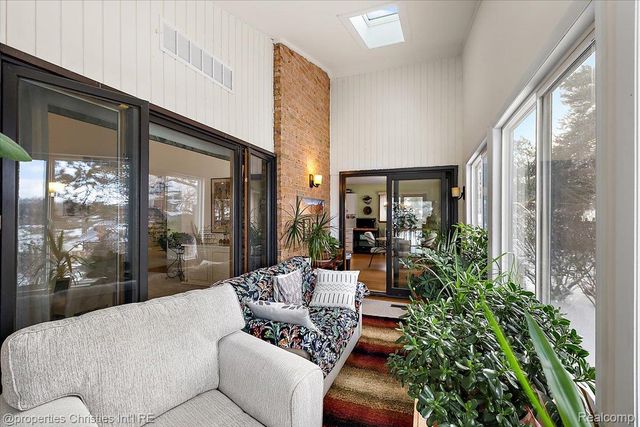 1808 Moors Court, Bloomfield Hills, MI 48302