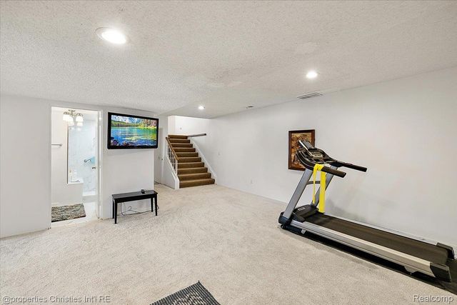 1808 Moors Court, Bloomfield Hills, MI 48302