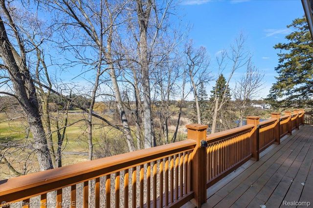 1808 Moors Court, Bloomfield Hills, MI 48302