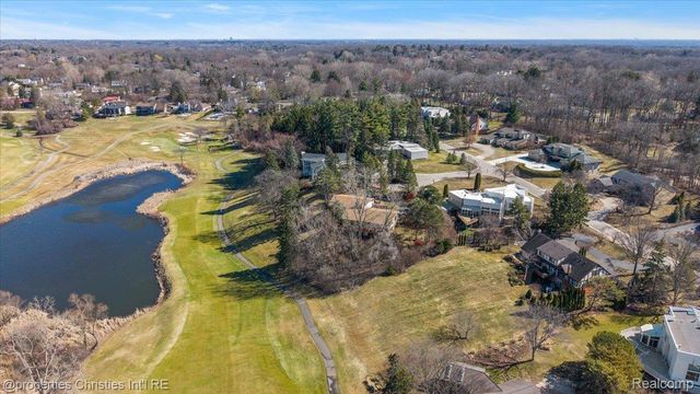 1808 Moors Court, Bloomfield Hills, MI 48302