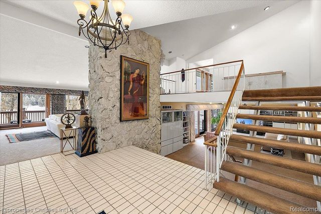 1808 Moors Court, Bloomfield Hills, MI 48302