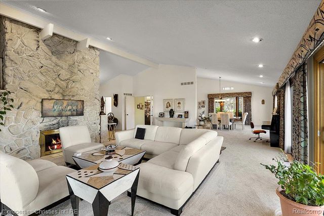 1808 Moors Court, Bloomfield Hills, MI 48302