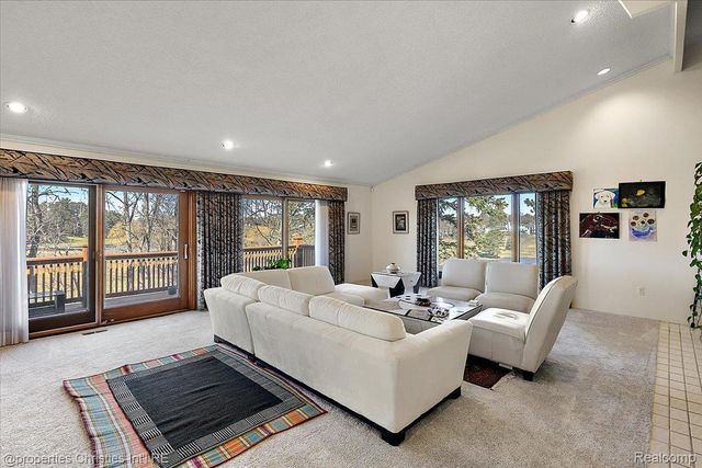 1808 Moors Court, Bloomfield Hills, MI 48302