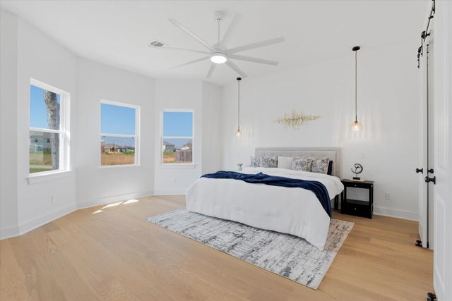 1400 Oregon Street, La Porte, TX 77571