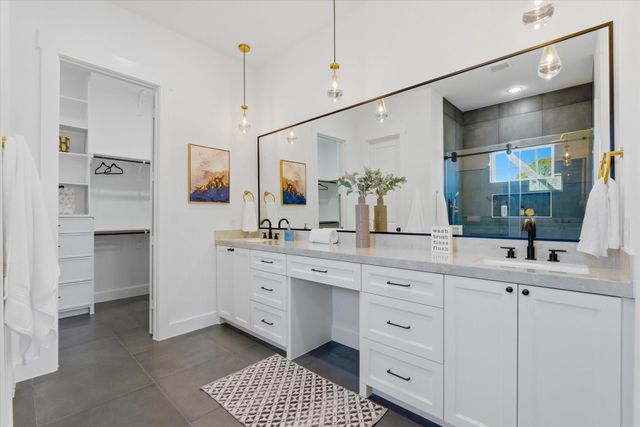 1400 Oregon Street, La Porte, TX 77571