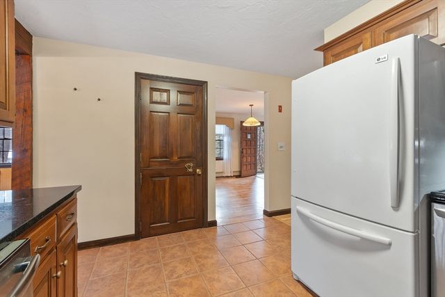 9 Old Princeton Rd Cutoff, Hubbardston, MA 01452