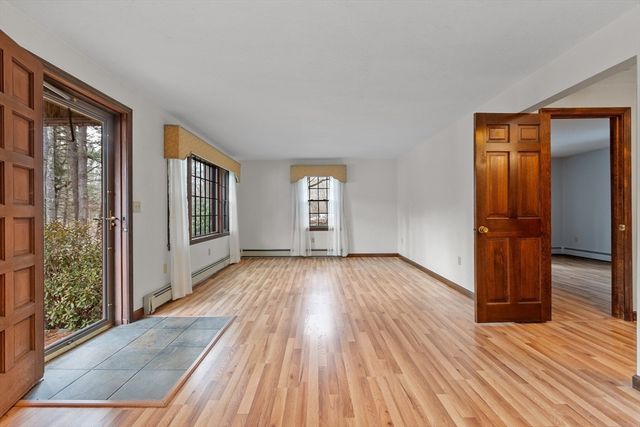 9 Old Princeton Rd Cutoff, Hubbardston, MA 01452