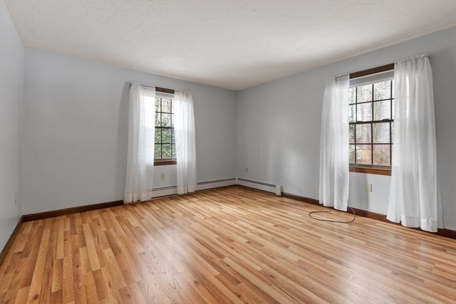 9 Old Princeton Rd Cutoff, Hubbardston, MA 01452