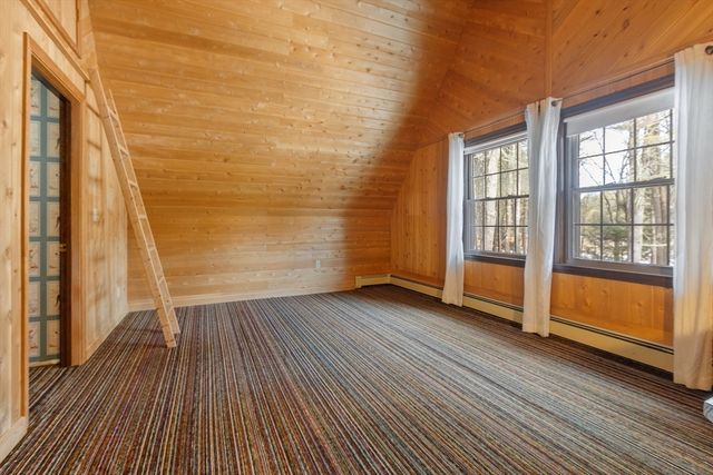 9 Old Princeton Rd Cutoff, Hubbardston, MA 01452