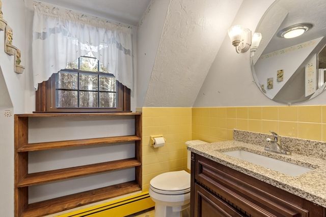 9 Old Princeton Rd Cutoff, Hubbardston, MA 01452