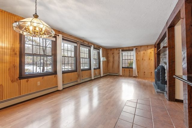 9 Old Princeton Rd Cutoff, Hubbardston, MA 01452