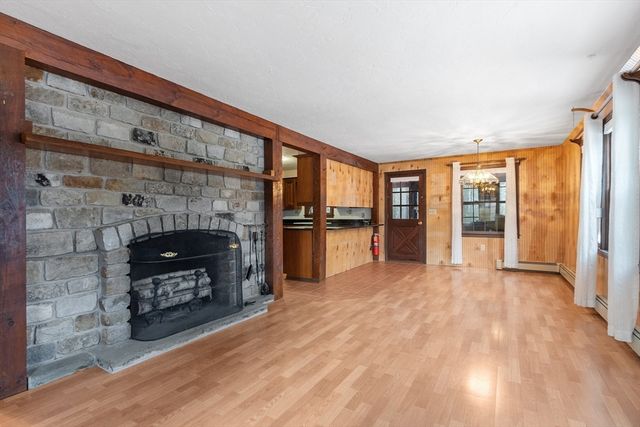 9 Old Princeton Rd Cutoff, Hubbardston, MA 01452