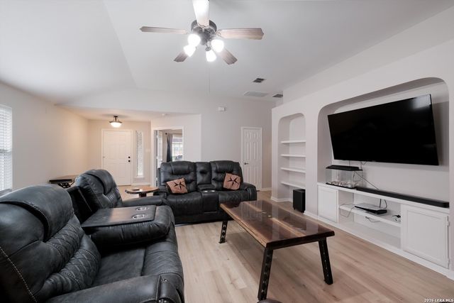 26122 Indian Clf, San Antonio, TX 78260