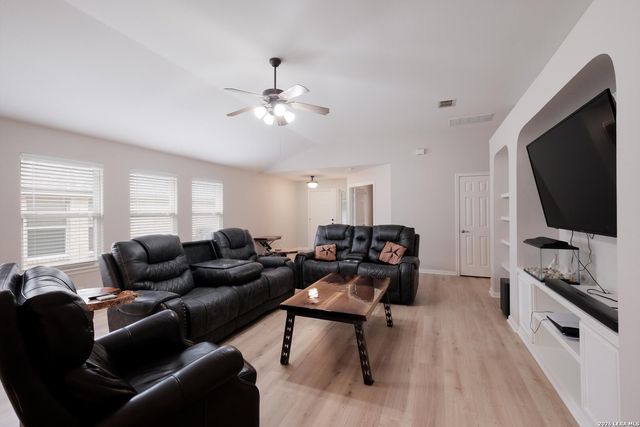 26122 Indian Clf, San Antonio, TX 78260