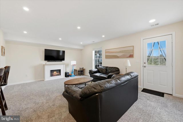 60 NIBLICK SQ, Front Royal, VA 22630