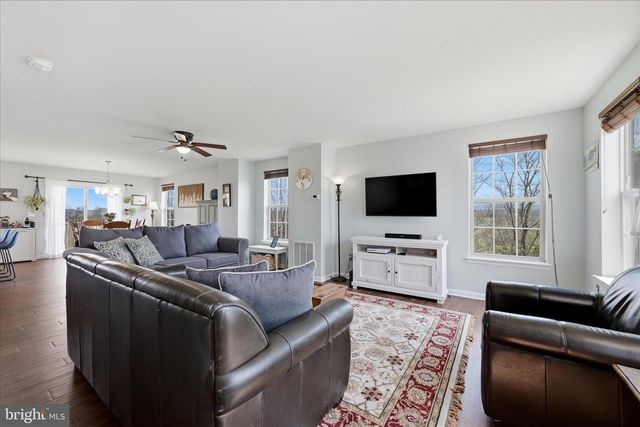 60 NIBLICK SQ, Front Royal, VA 22630