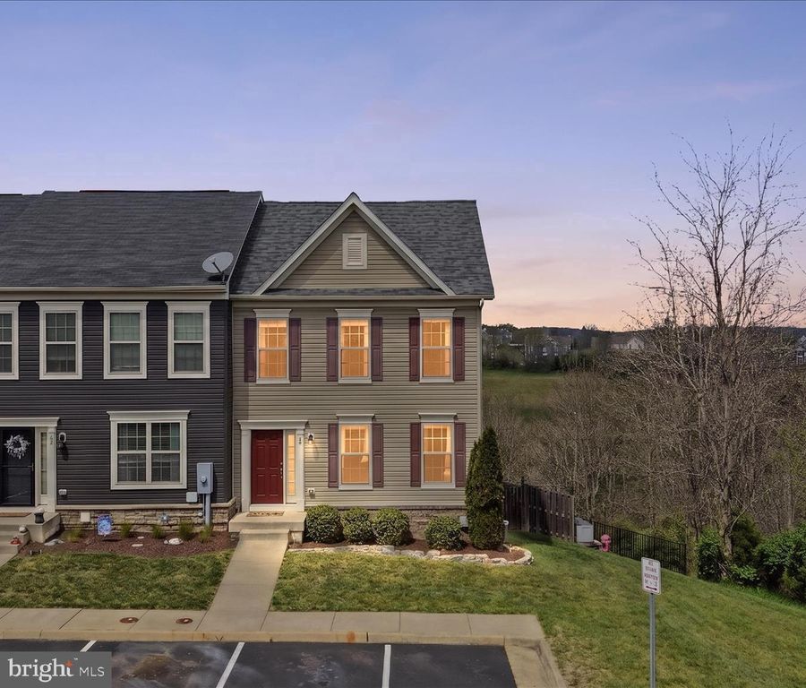 60 NIBLICK SQ, Front Royal, VA 22630