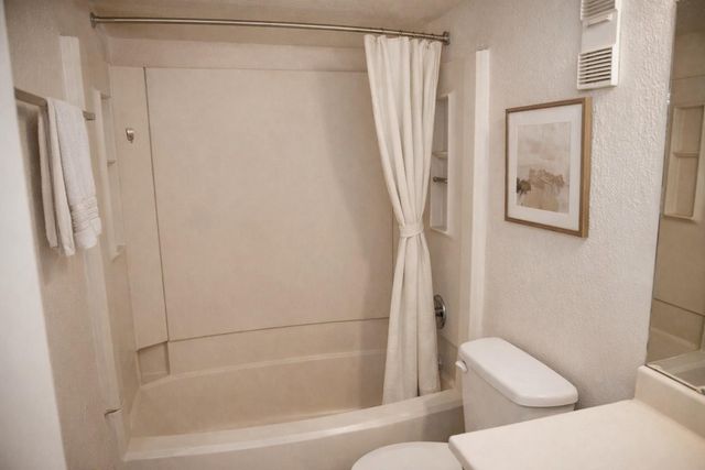 12905 Woodforest Boulevard 303, Houston, TX 77015