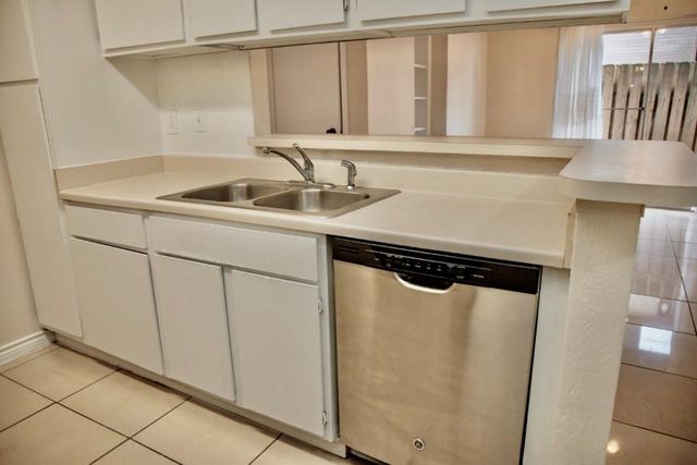 12905 Woodforest Boulevard 303, Houston, TX 77015