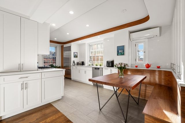 192 Commonwealth Ave 5, Boston, MA 02116