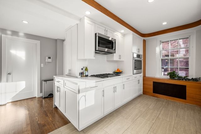 192 Commonwealth Ave 5, Boston, MA 02116