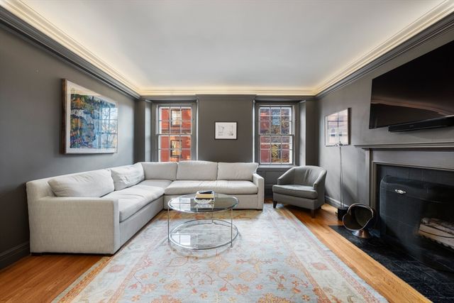 192 Commonwealth Ave 5, Boston, MA 02116