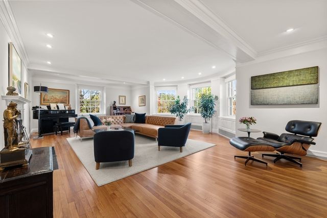 192 Commonwealth Ave 5, Boston, MA 02116