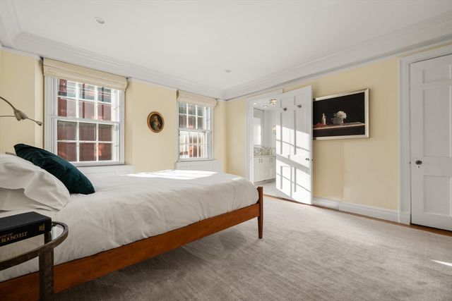 192 Commonwealth Ave 5, Boston, MA 02116