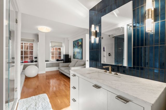 192 Commonwealth Ave 5, Boston, MA 02116