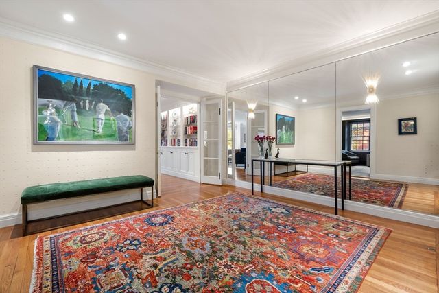 192 Commonwealth Ave 5, Boston, MA 02116