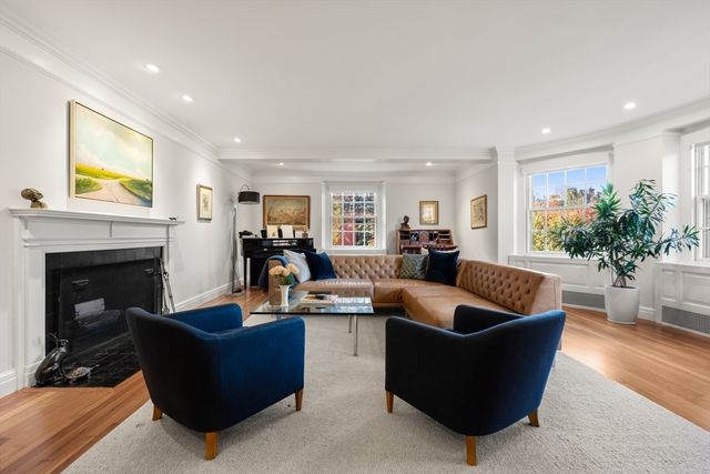 192 Commonwealth Ave 5, Boston, MA 02116