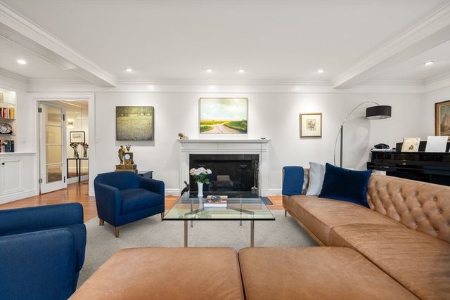 192 Commonwealth Ave 5, Boston, MA 02116