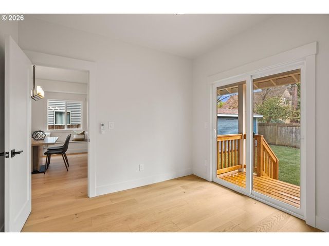 1408 Ne SUMNER St, Portland, OR 97211