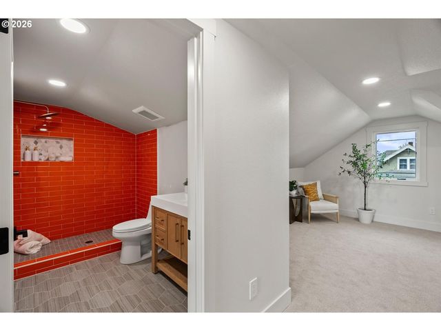 1408 Ne SUMNER St, Portland, OR 97211