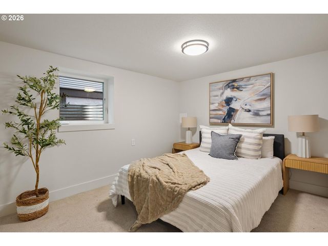 1408 Ne SUMNER St, Portland, OR 97211