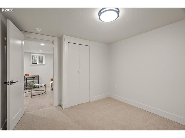 1408 Ne SUMNER St, Portland, OR 97211