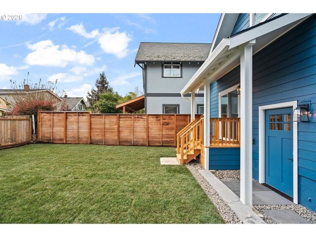 1408 Ne SUMNER St, Portland, OR 97211