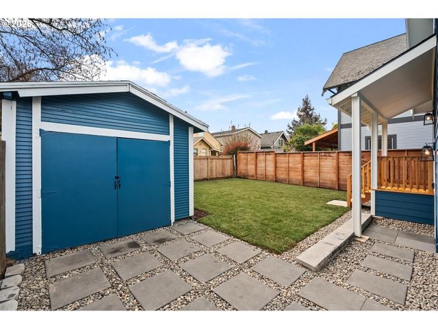 1408 Ne SUMNER St, Portland, OR 97211