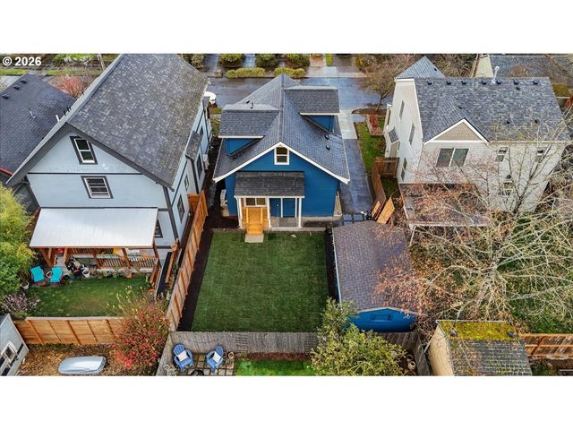 1408 Ne SUMNER St, Portland, OR 97211
