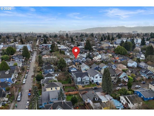 1408 Ne SUMNER St, Portland, OR 97211