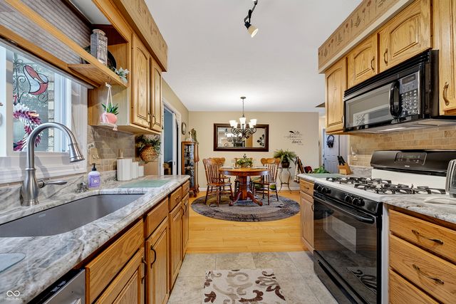 175 Warwick Way, Pendleton, IN 46064