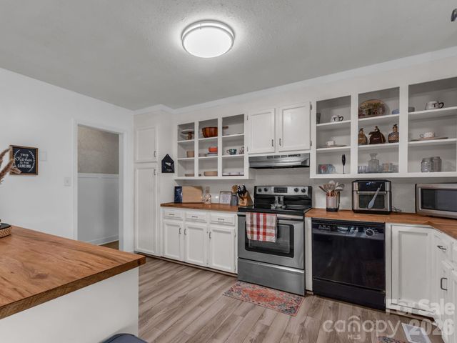 701 Hickory Hill Court, Gastonia, NC 28054