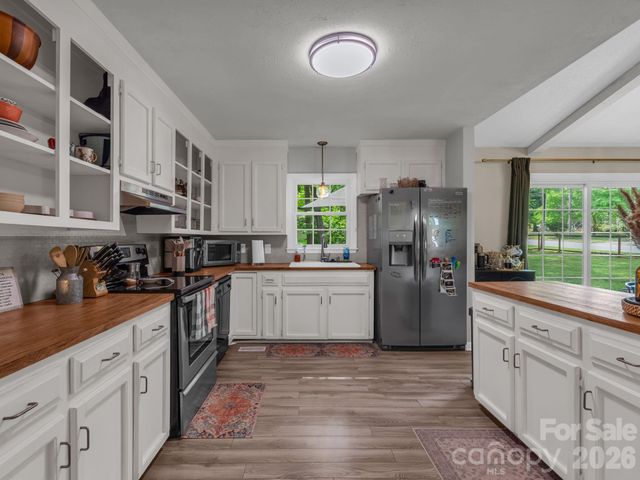 701 Hickory Hill Court, Gastonia, NC 28054