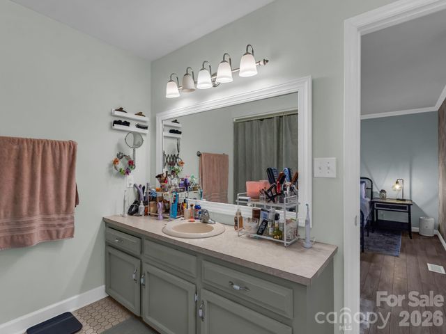 701 Hickory Hill Court, Gastonia, NC 28054