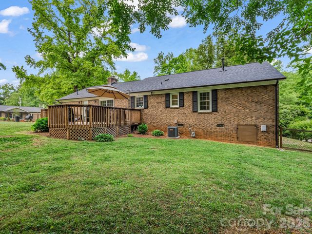 701 Hickory Hill Court, Gastonia, NC 28054
