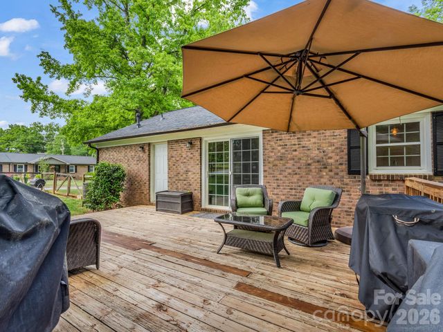701 Hickory Hill Court, Gastonia, NC 28054