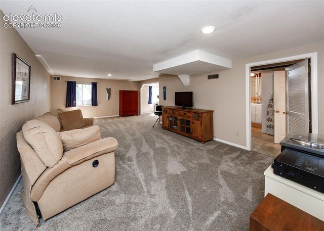 174 Tamarron Drive, Colorado Springs, CO 80919