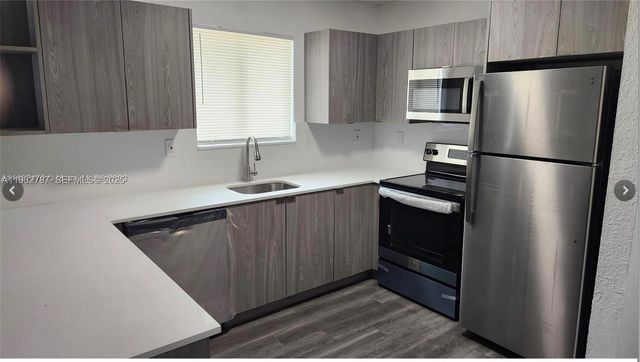 580 NW 58th St 580, Miami, FL 33127