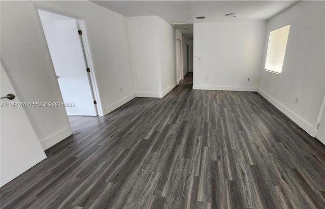 580 NW 58th St 580, Miami, FL 33127